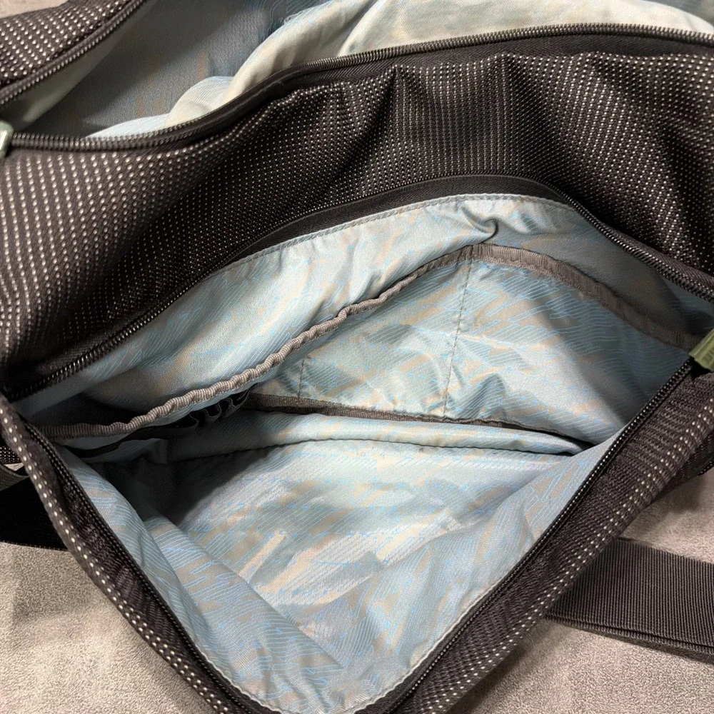 Thule Sling Dotted Black Messenger Bag Transit Work Laptop Crossbody